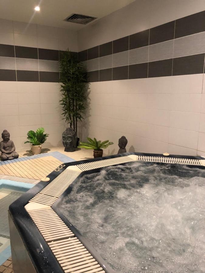 Residence La Reine 렌 레 벵 외부 사진